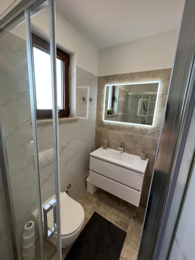 Apartman Sara S Pogledom Na More Lovran Exteriér fotografie