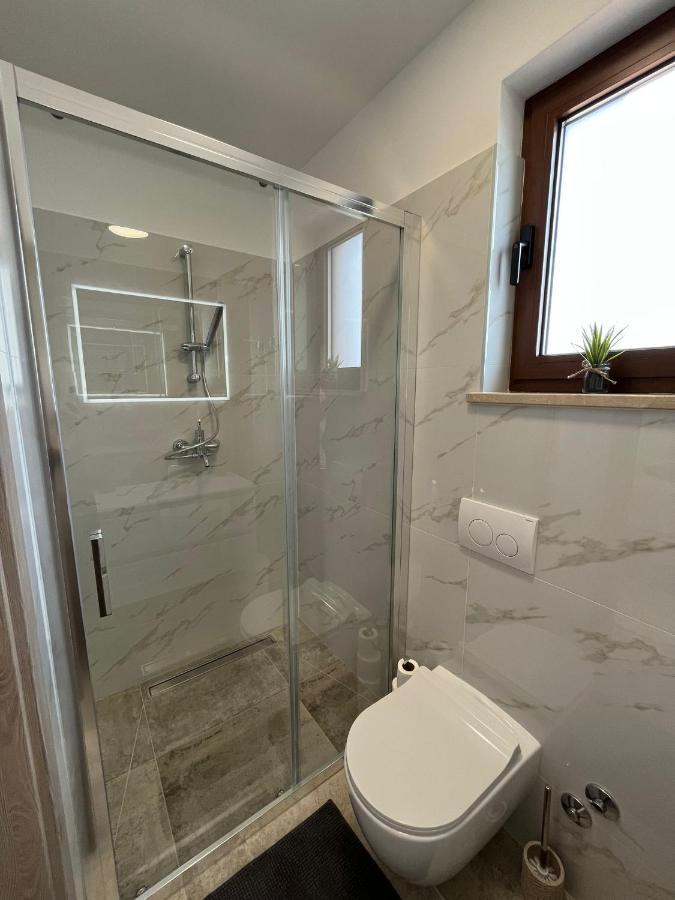 Apartman Sara S Pogledom Na More Lovran Exteriér fotografie