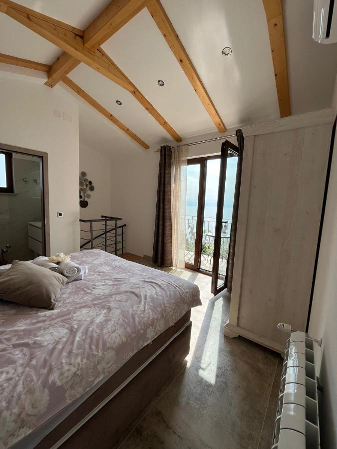 Apartman Sara S Pogledom Na More Lovran Exteriér fotografie
